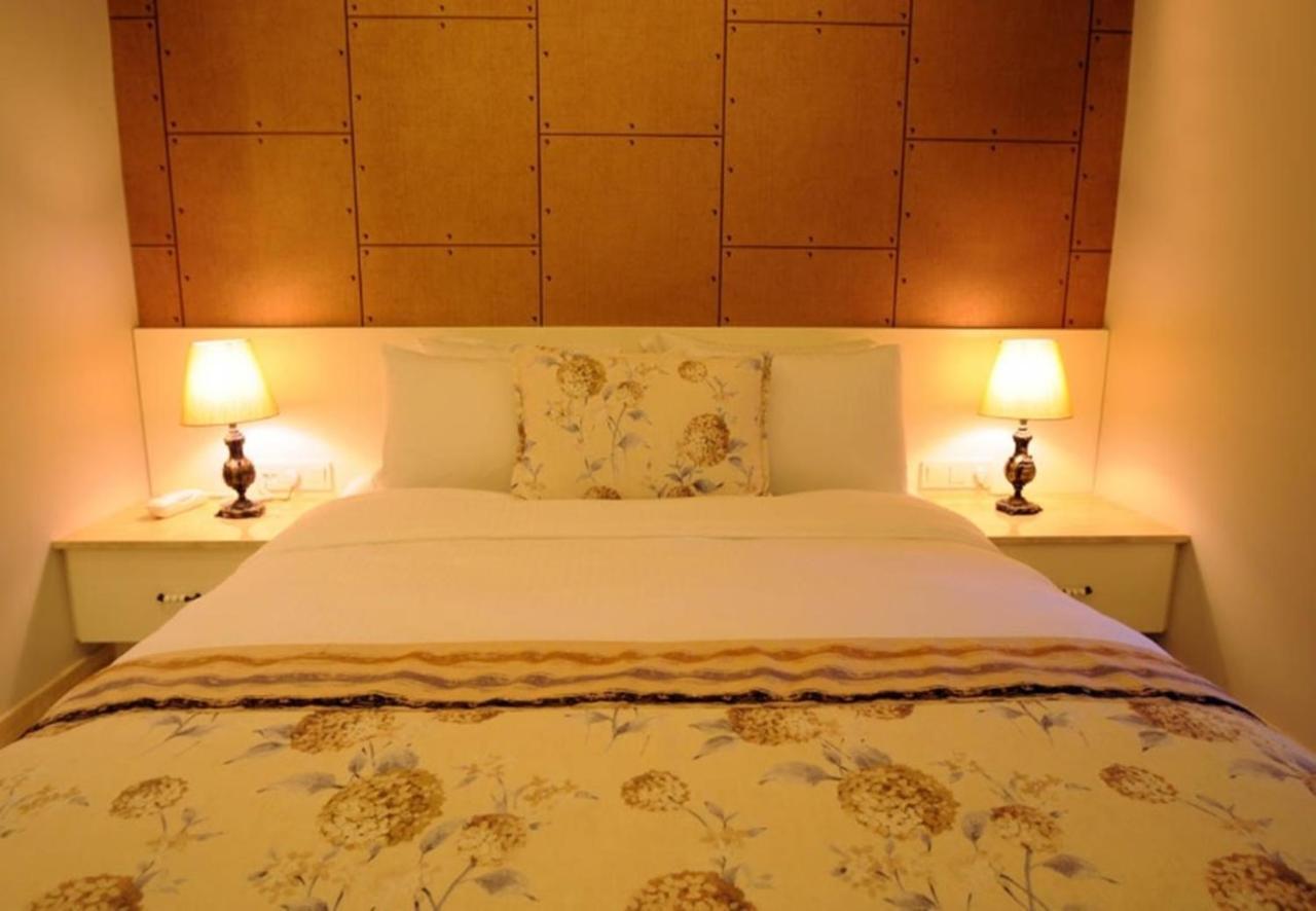 Red House Vip Apartmant Suites Istanbul Exterior photo