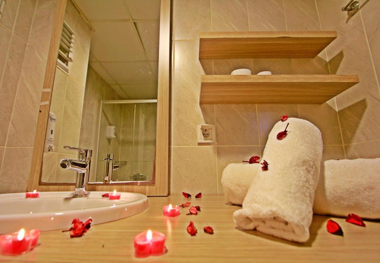 Red House Vip Apartmant Suites Istanbul Exterior photo